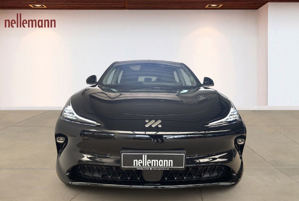 MG IM6 100 Performance AWD 5d
