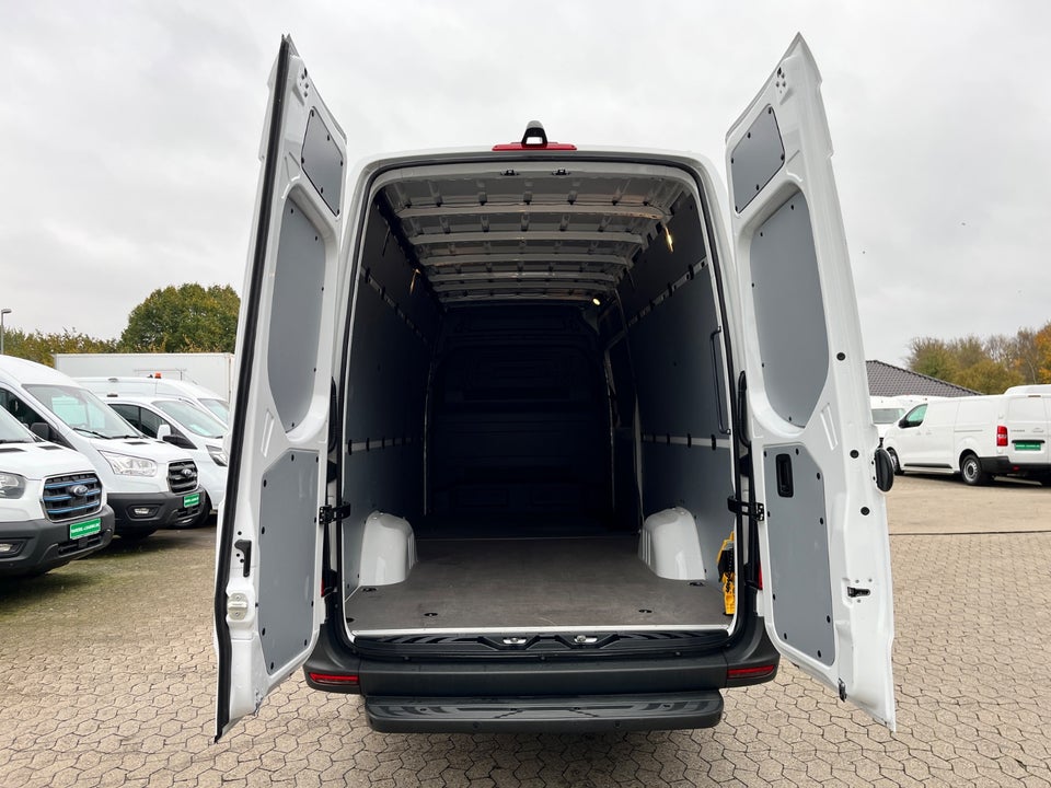 Mercedes eSprinter 420 113 A3 Kassevogn SELECT