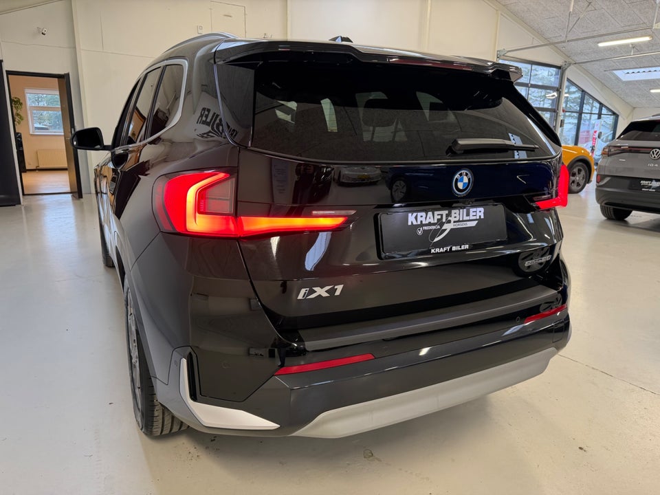 BMW iX1 eDrive20 X-Line 5d