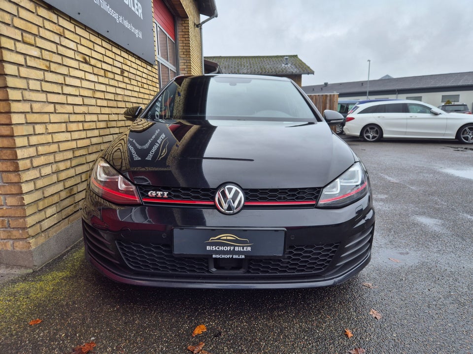 VW Golf VII 2,0 GTi DSG BMT 5d