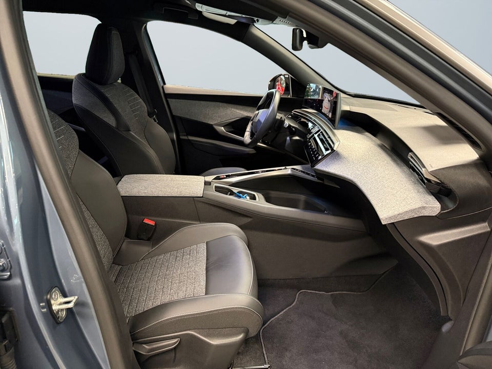 Peugeot e-5008 77 Allure 7prs 5d