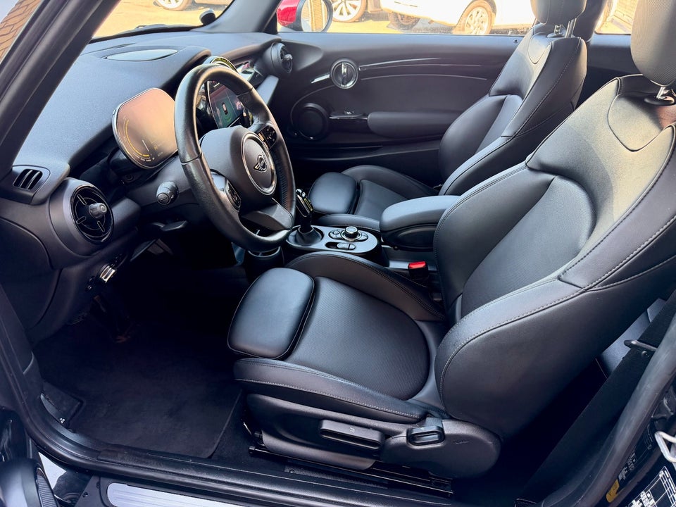 MINI Cooper SE Classic Trim 3d