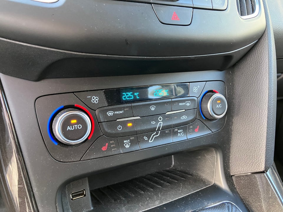 Ford Focus 1,5 SCTi 150 Titanium stc. 5d