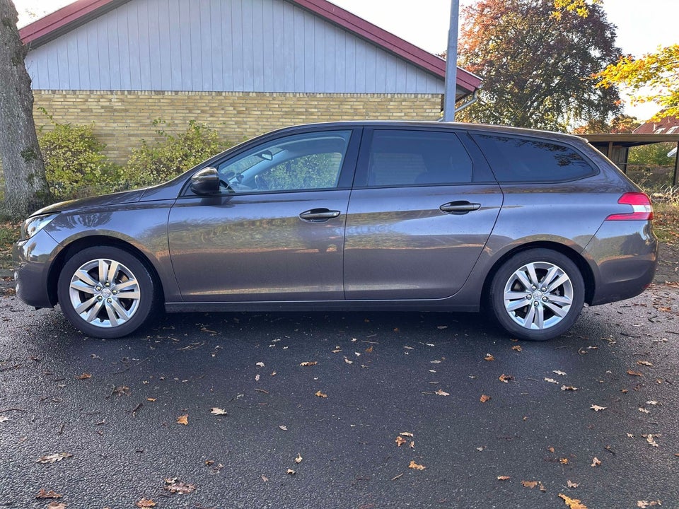 Peugeot 308 1,2 e-THP 110 Active SW 5d