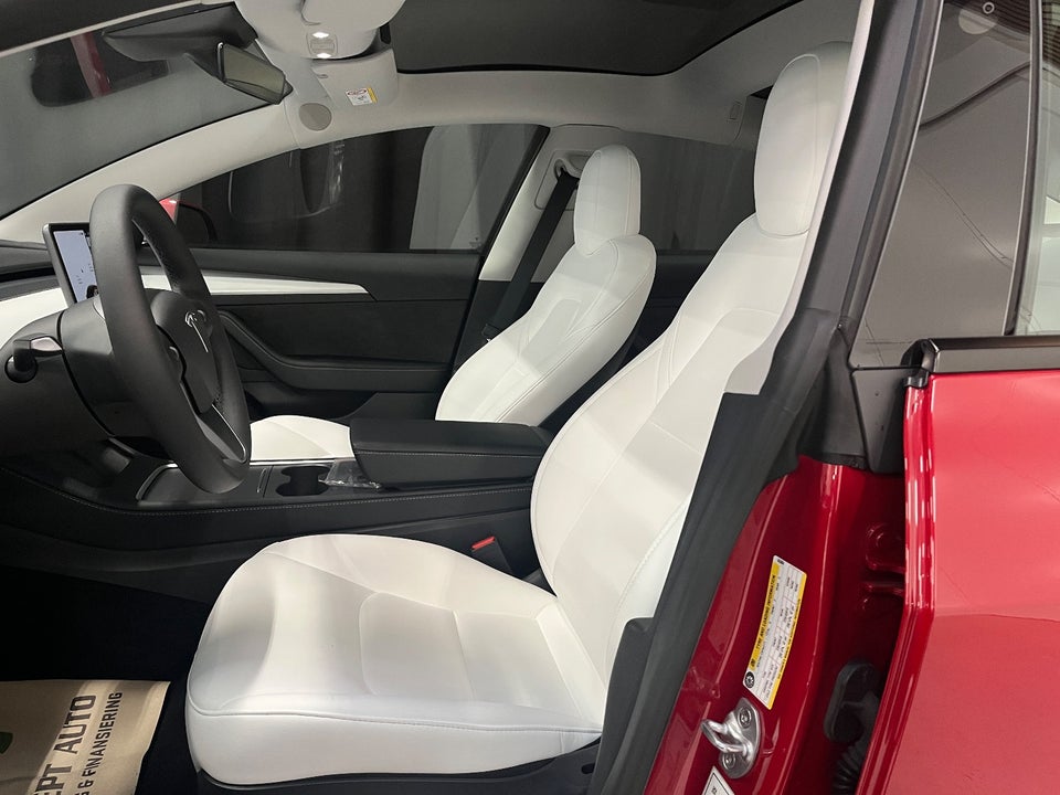 Tesla Model 3 RWD 4d