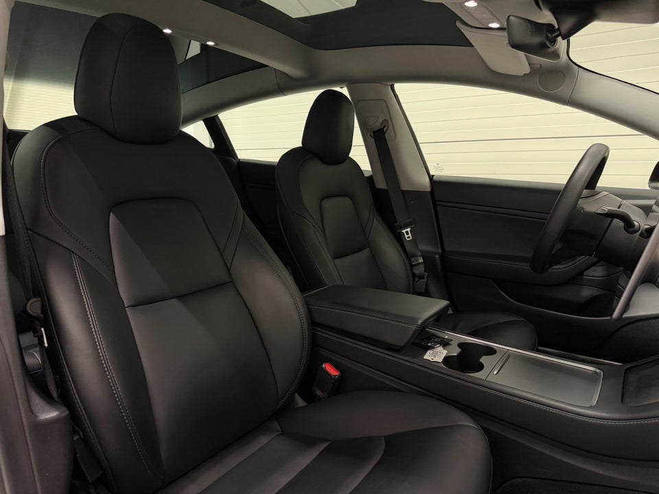 Tesla Model 3 Long Range AWD 4d