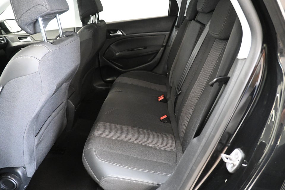 Peugeot 308 1,5 BlueHDi 130 Allure Grand SW 5d