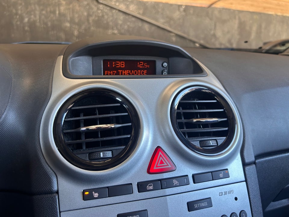 Opel Corsa 1,2 16V Cosmo 5d