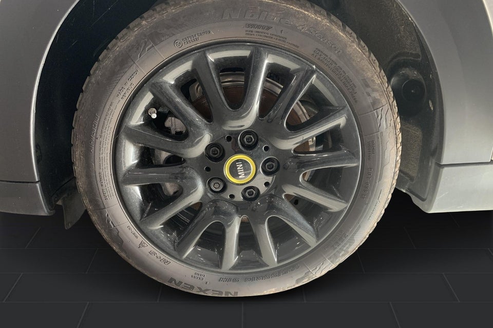 MINI Cooper SE Classic Trim 3d