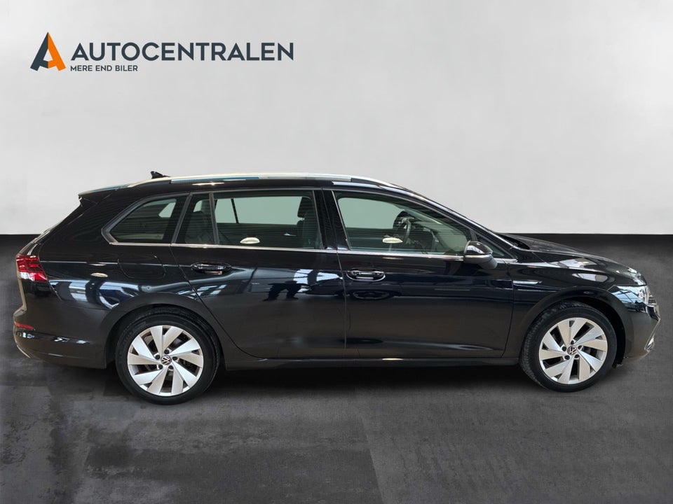 VW Golf VIII 1,5 eTSi 150 Style Variant DSG 5d