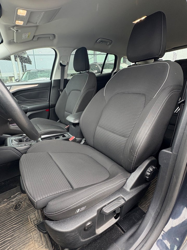 Ford Focus 1,0 EcoBoost mHEV Titanium X stc. 5d