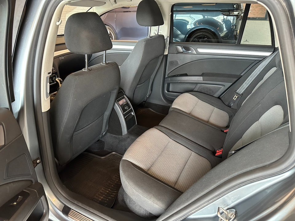 Skoda Superb 1,6 TDi 105 Ambition Combi GreenLine 5d