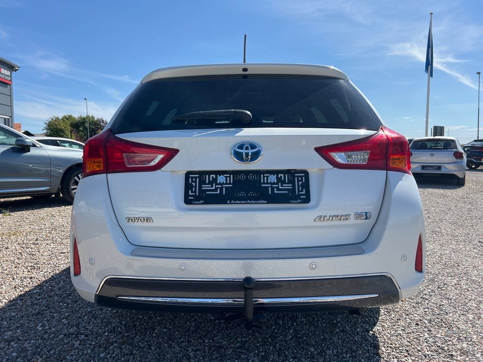 Toyota Auris 1,8 Hybrid H2+ Touring Sports CVT 5d