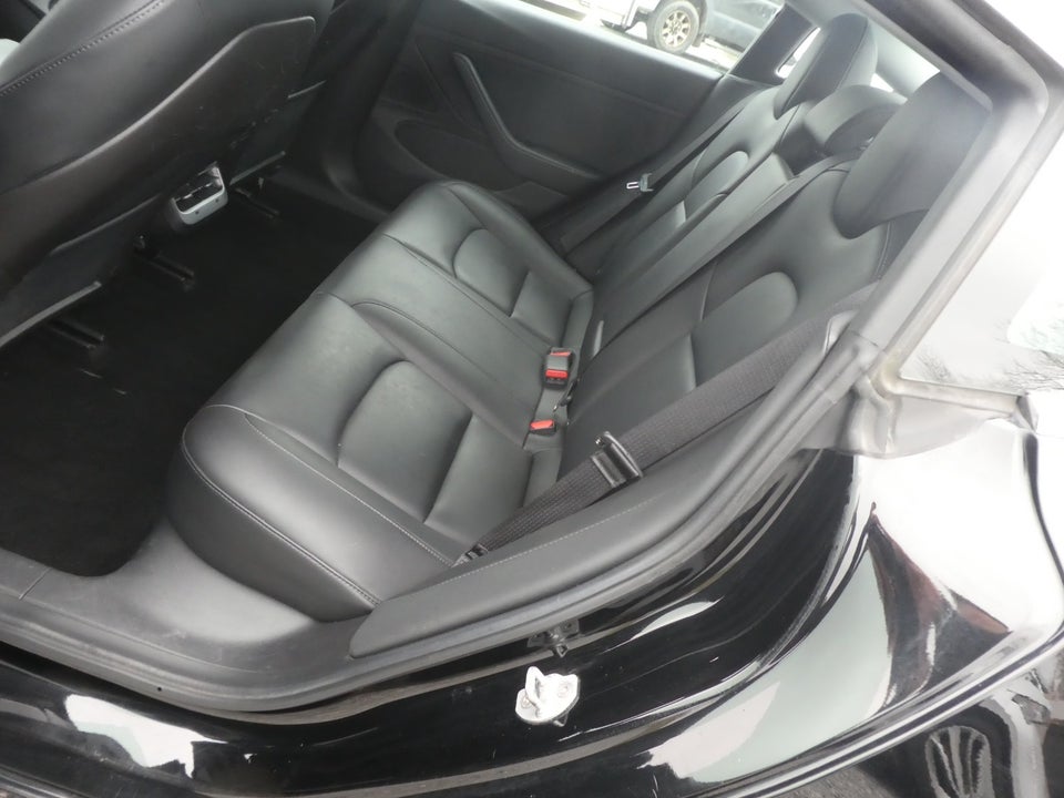 Tesla Model 3 Standard Range+ RWD 4d