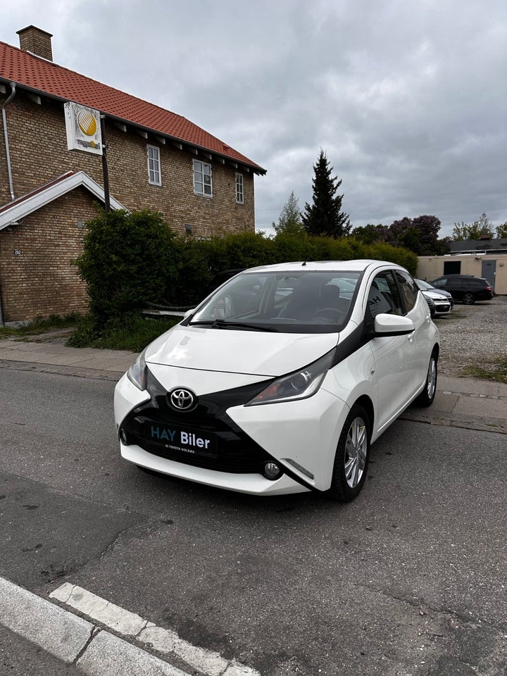 Toyota Aygo 1,0 VVT-i x-press 5d
