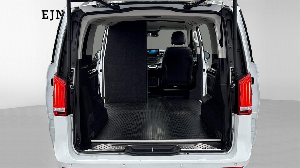 Mercedes EQV300 Avantgarde L Van