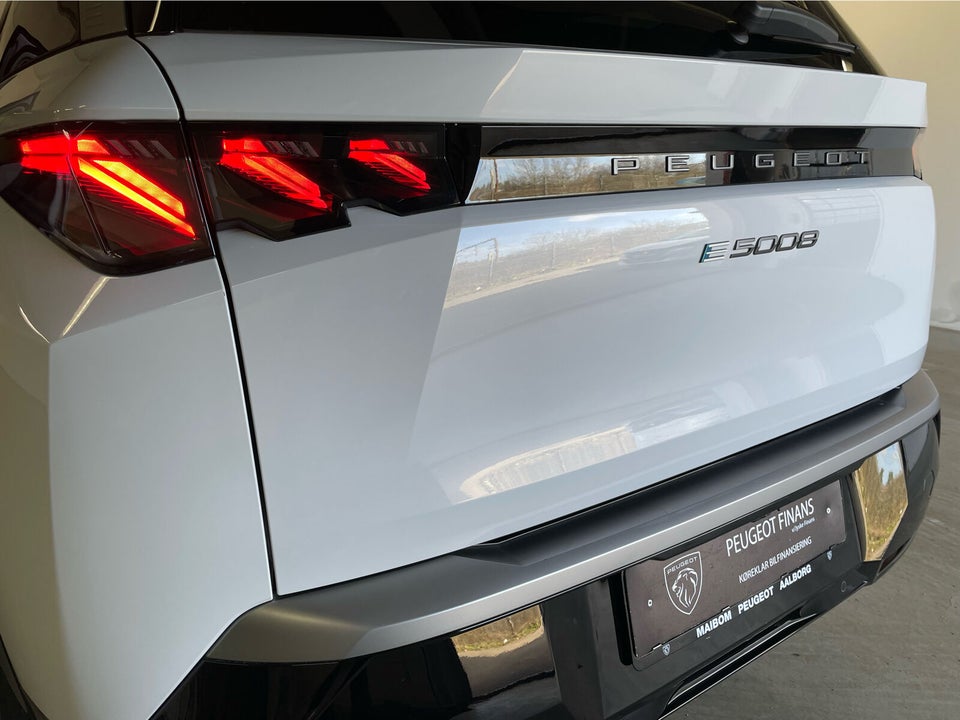 Peugeot e-5008 77 GT Pack 7prs 5d