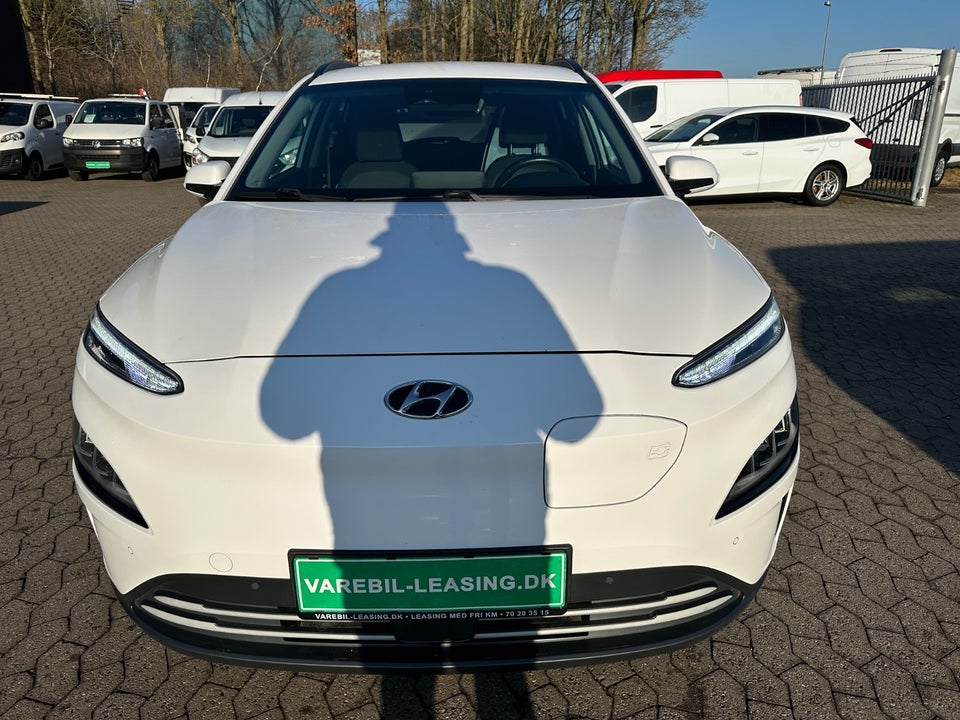 Hyundai Kona 64 EV Essential Van 5d