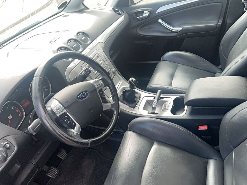 Ford S-MAX 2,0 Ambiente 5d