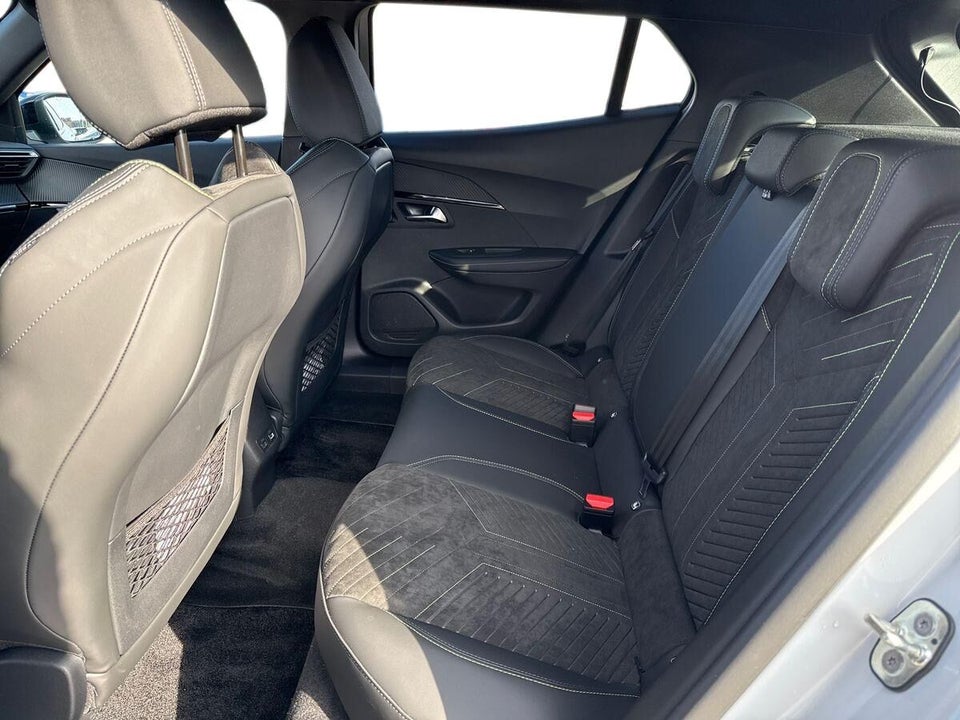 Peugeot e-2008 54 GT 5d