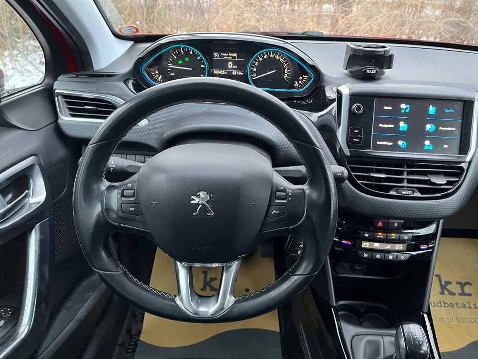 Peugeot 2008 1,2 PureTech 110 Prestige Sky 5d
