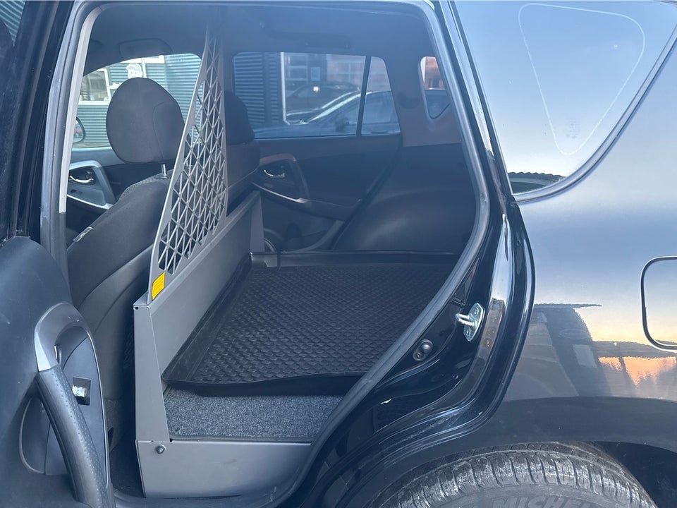 Toyota RAV4 2,0 VVT-i Wave 4x4 Van 5d