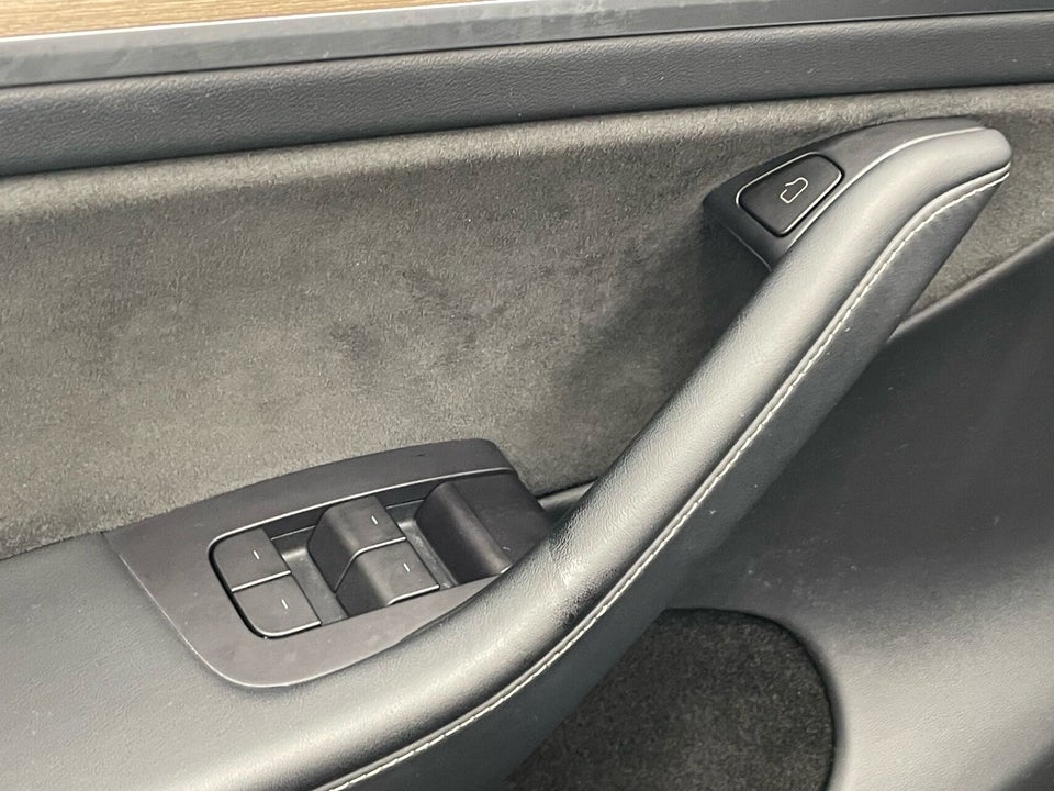 Tesla Model Y RWD 5d