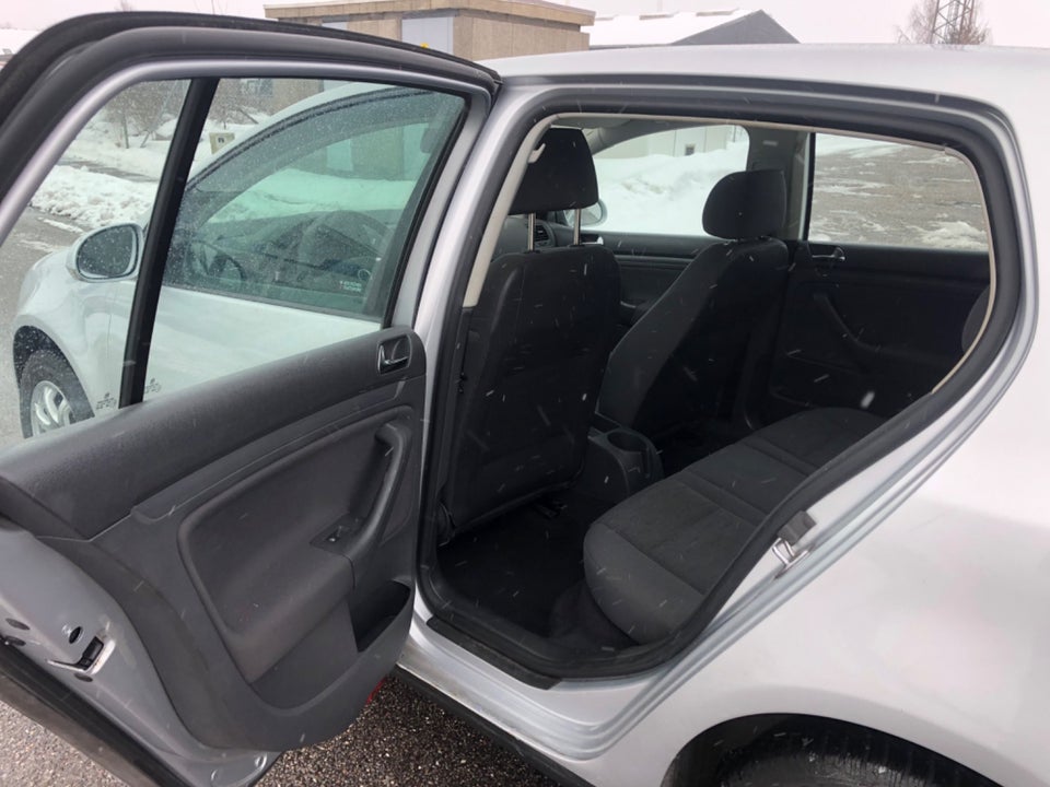 VW Golf V 1,6 Comfortline 5d