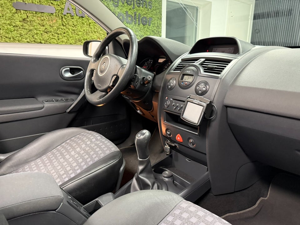 Renault Megane II 1,6 Authentique Comfort CC 2d