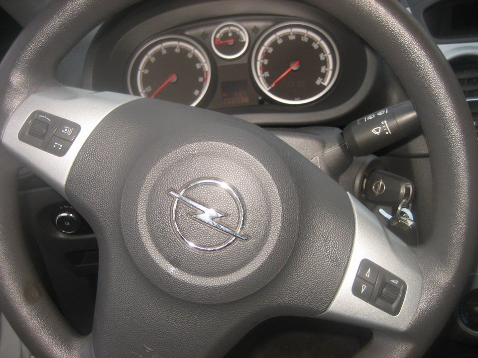 Opel Corsa 1,2 16V Cool 5d