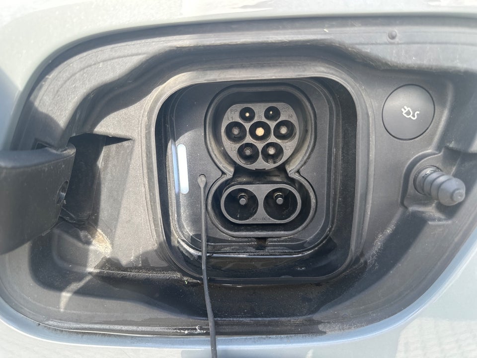Volvo XC40 ReCharge Extended Range Plus 5d