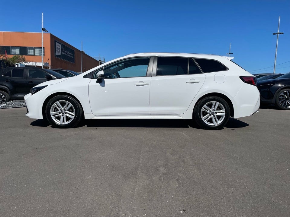 Toyota Corolla 1,8 Hybrid Active Smart Touring Sports MDS 5d