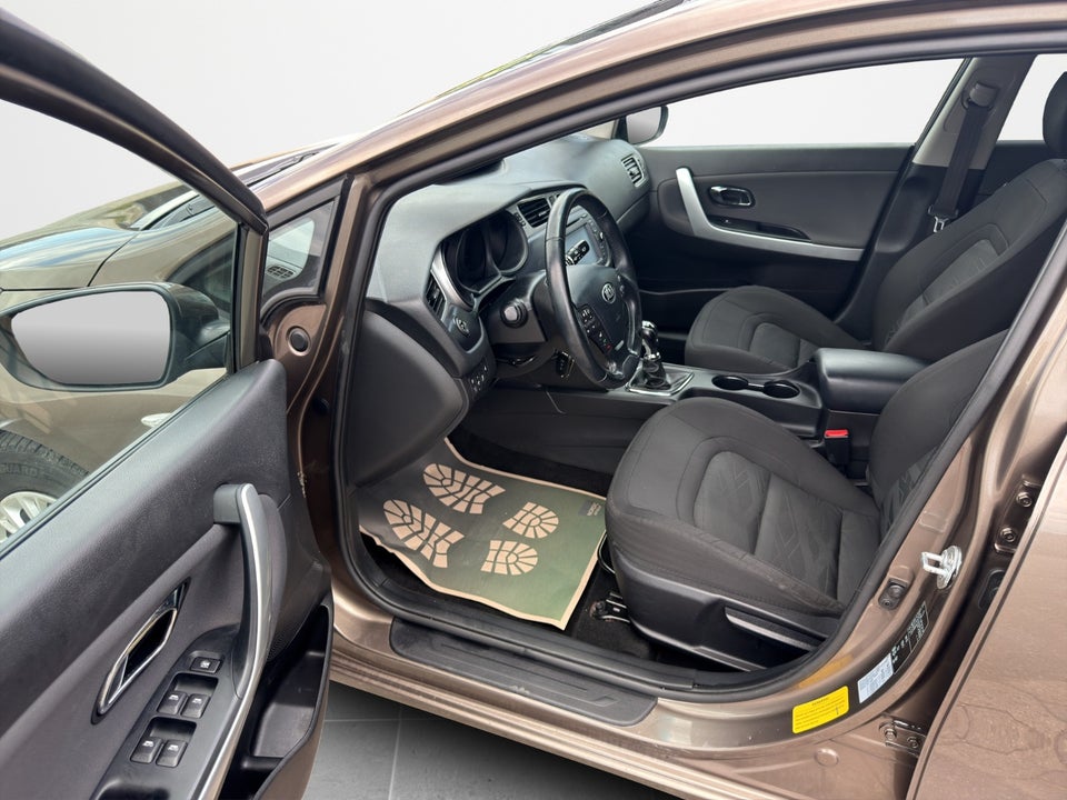 Kia Ceed 1,6 CRDi 128 Limited SW 5d