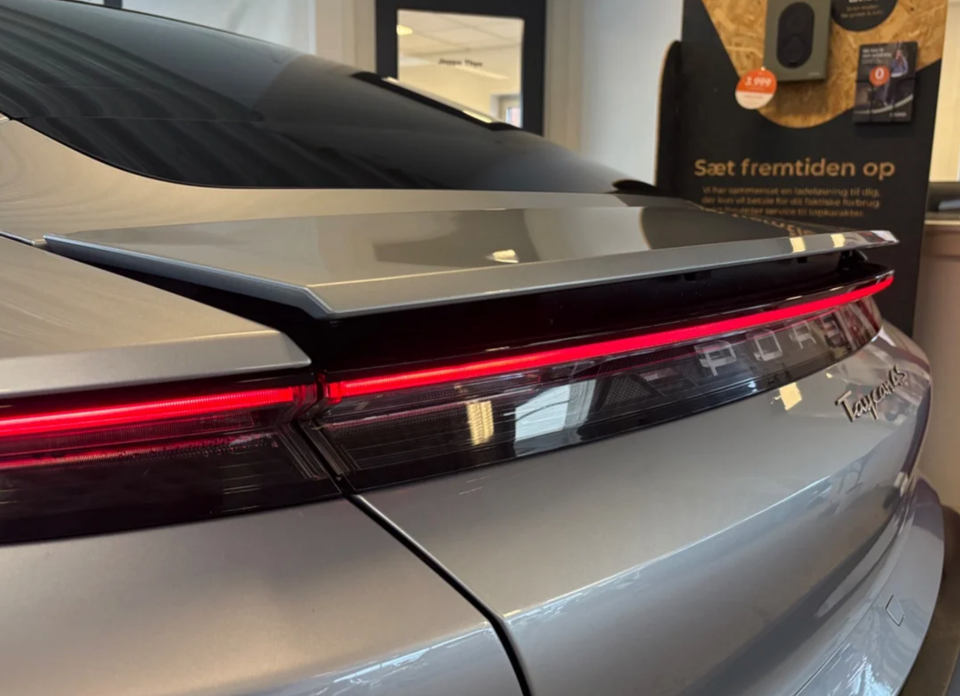 Porsche Taycan 4S Performance+ 4d