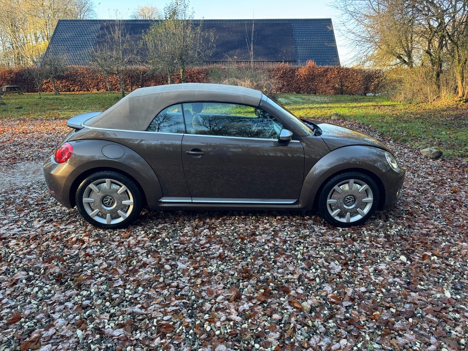 VW The Beetle 2,0 TDi 140 Design Cabriolet DSG 2d