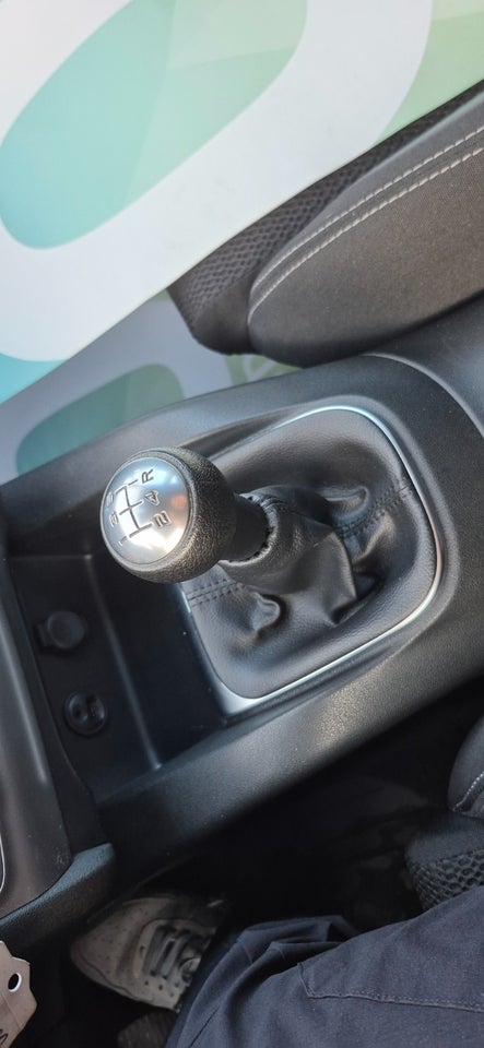 Citroën C4 1,6 BlueHDi 100 Feel Complet 5d