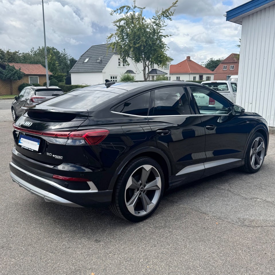 Audi Q4 e-tron 50 S-line quattro 5d