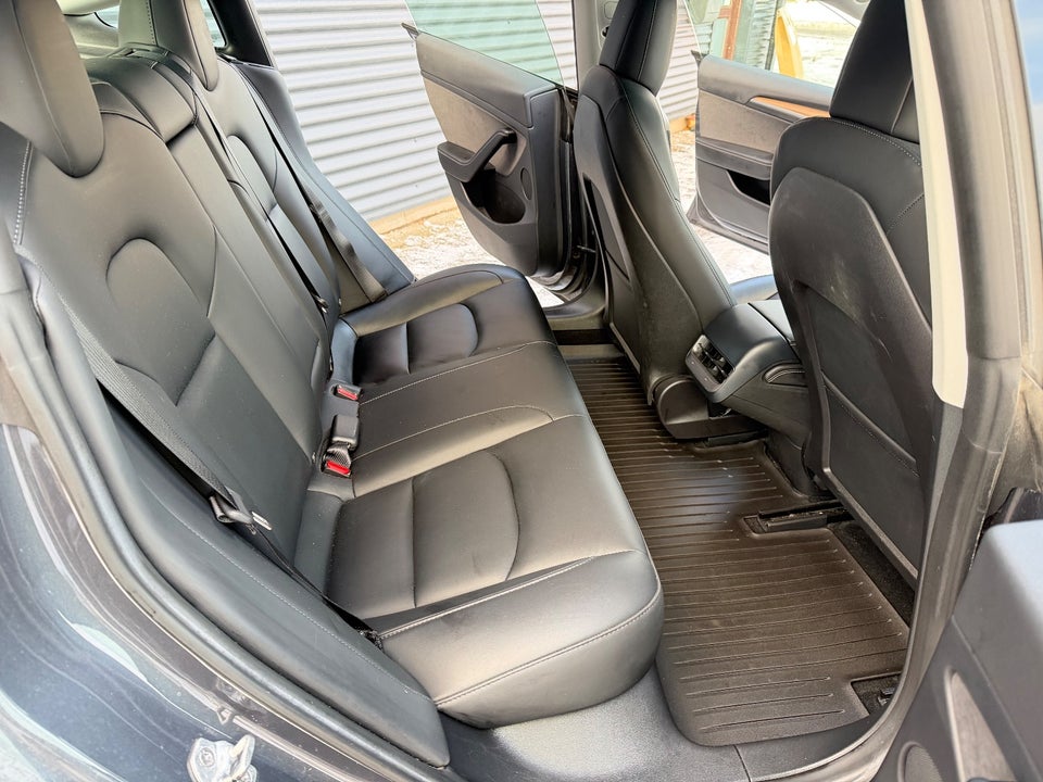 Tesla Model 3 RWD 4d