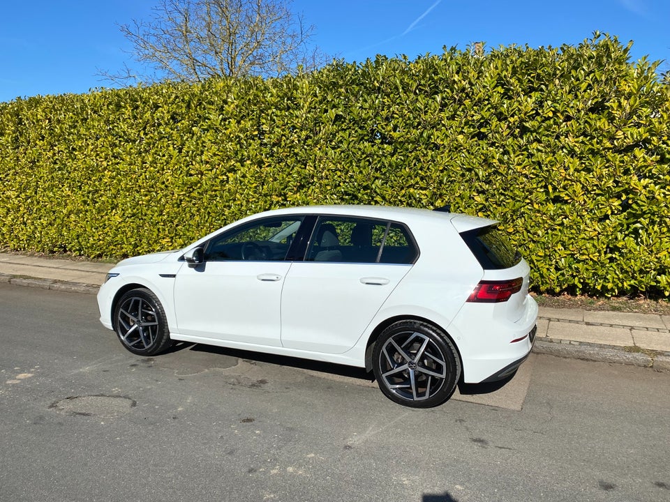 VW Golf VIII 1,5 eTSi 150 Style DSG 5d