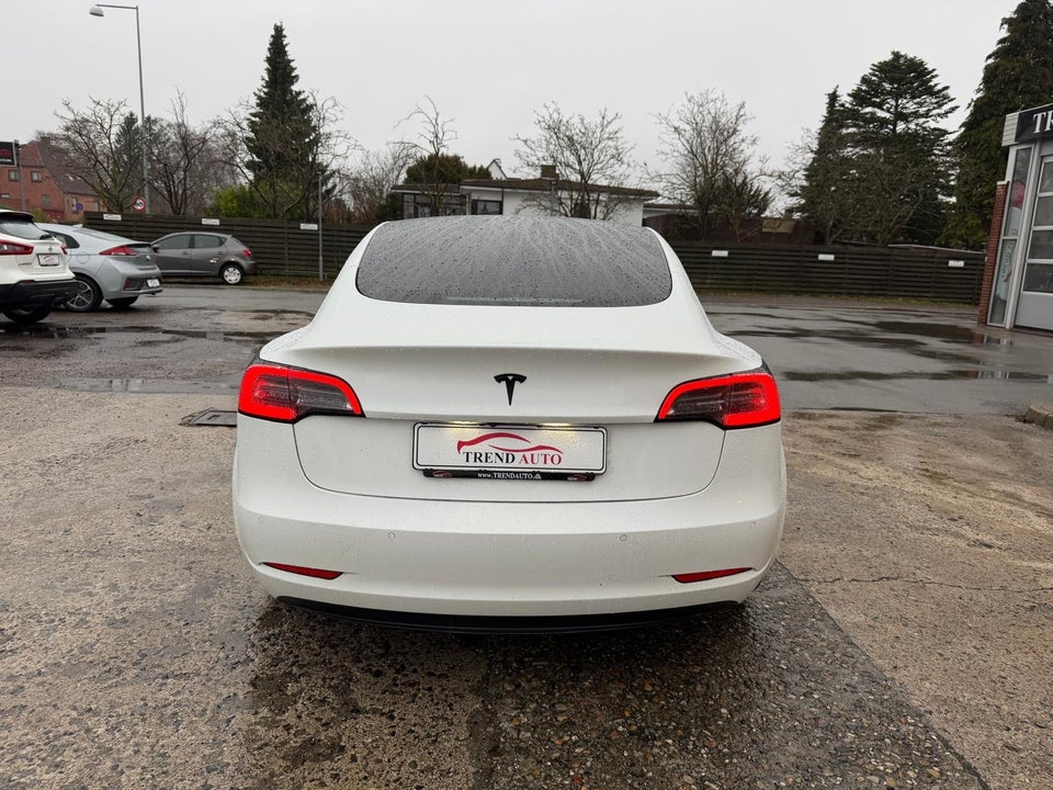 Tesla Model 3 Standard Range+ RWD 4d