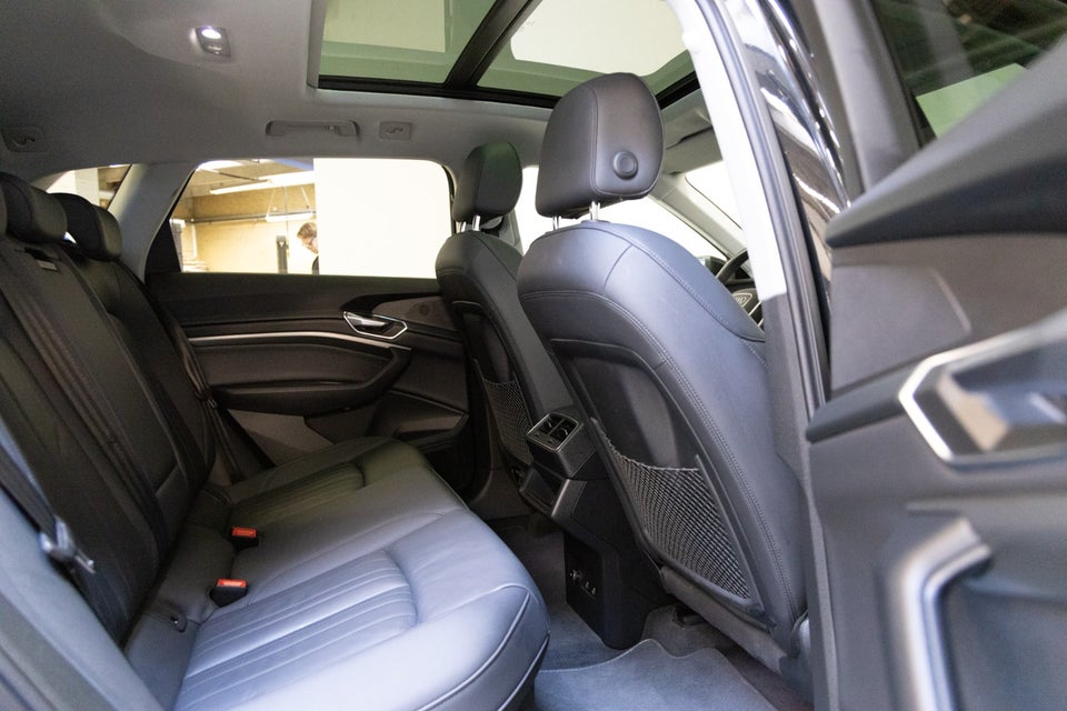 Audi e-tron 55 quattro 5d