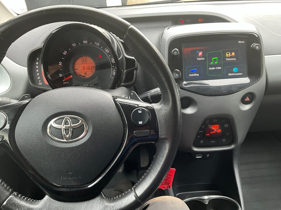 Toyota Aygo 1,0 VVT-i x-pose x-shift 5d