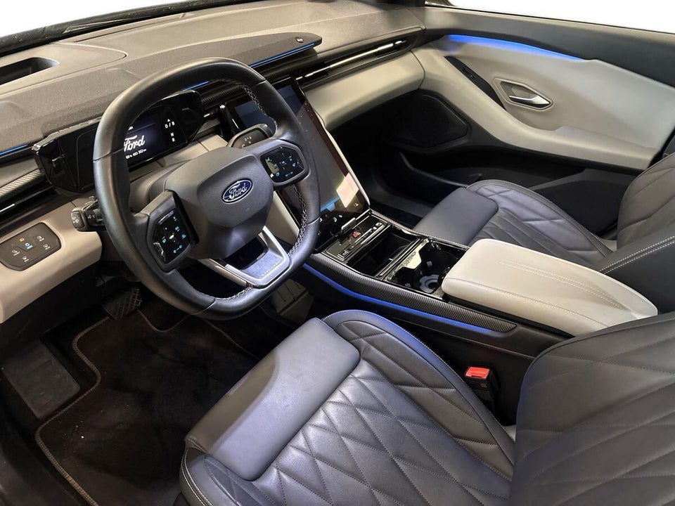 Ford Explorer 79 Premium Extended Range 5d