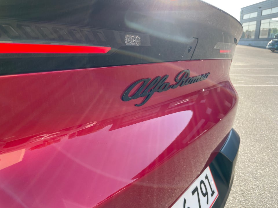 Alfa Romeo Junior Elettrica Veloce 5d