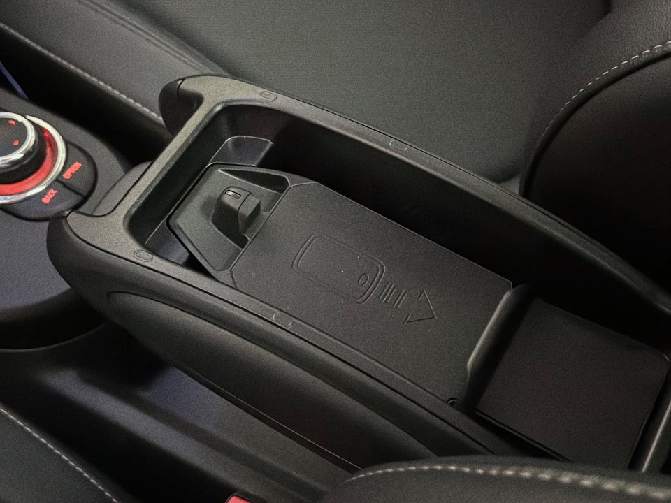 MINI Cooper SE Camden Edition 3d