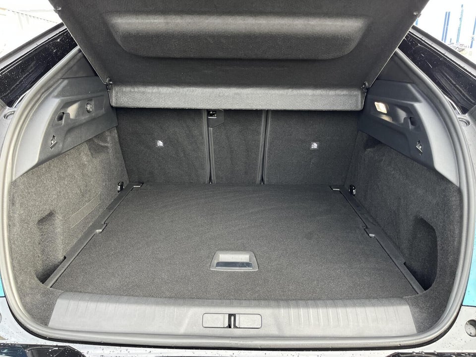 Peugeot e-3008 77 GT 5d
