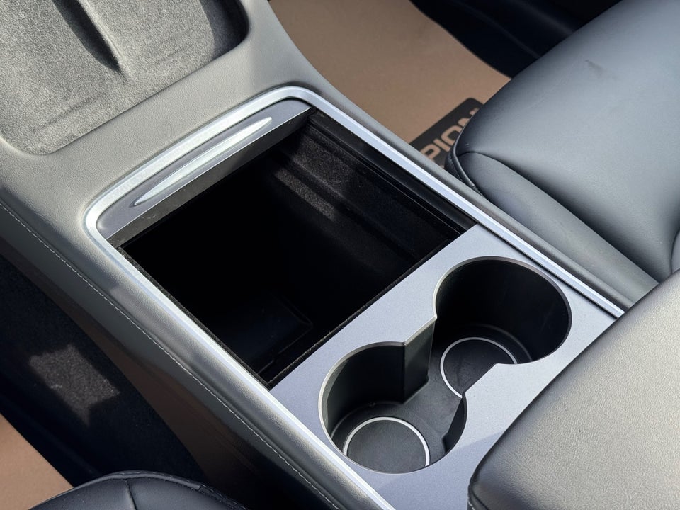 Tesla Model Y RWD 5d