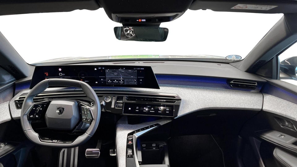Peugeot e-3008 77 GT 5d