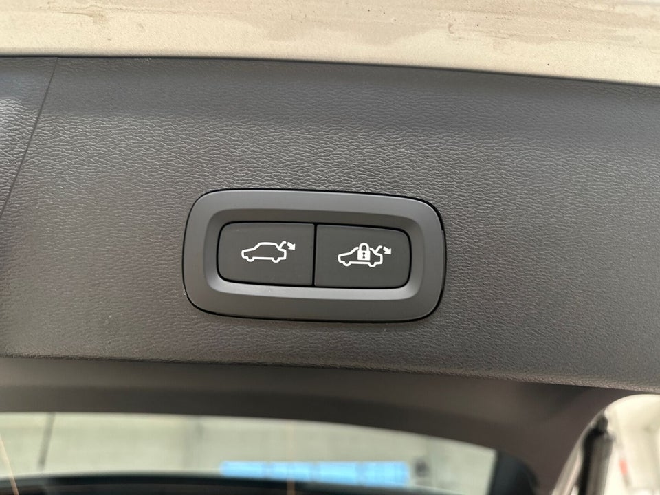 Volvo EX40 Extended Range Plus 5d