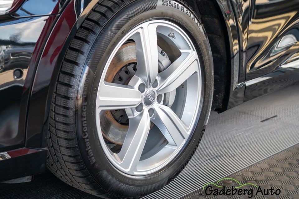 Audi e-tron 55 S-line quattro 5d